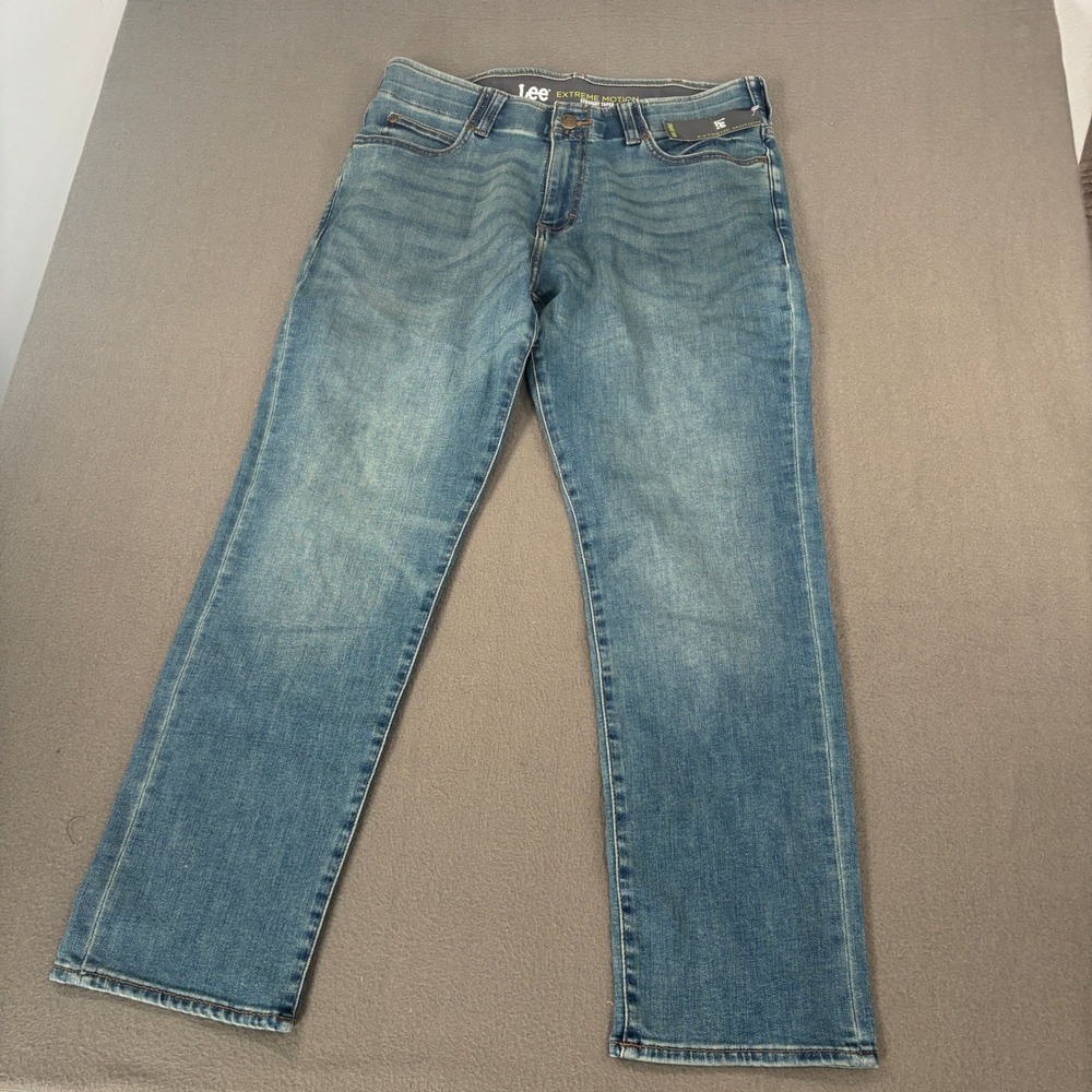 Lee Extreme Motion Jeans Mens Size 34x29 Blue Straight Taper 102015013